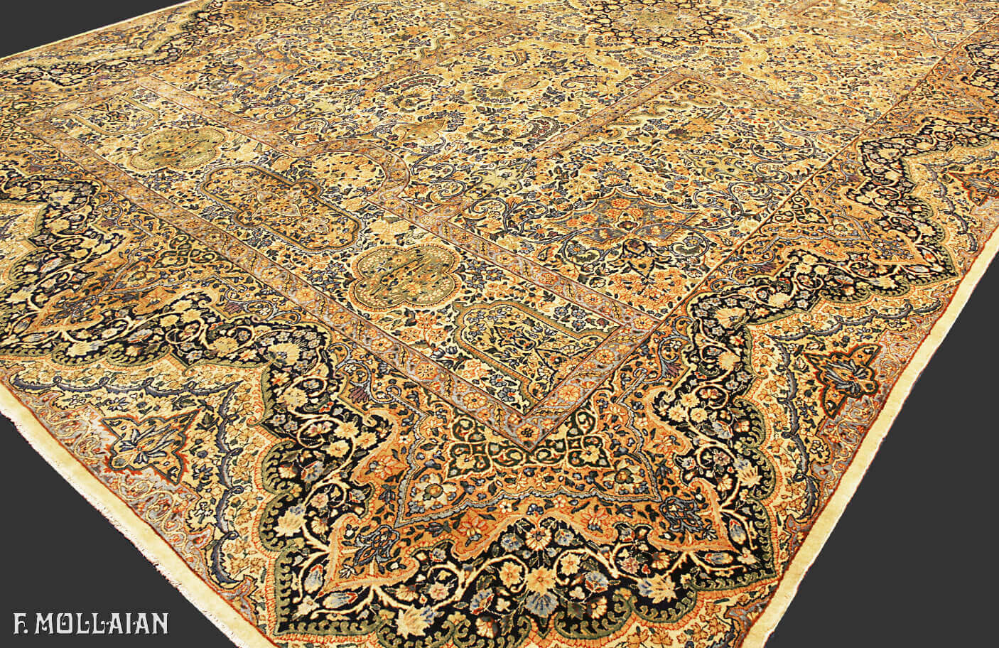 A Very Larg Antique Persian Kerman Carpet n°:28636182